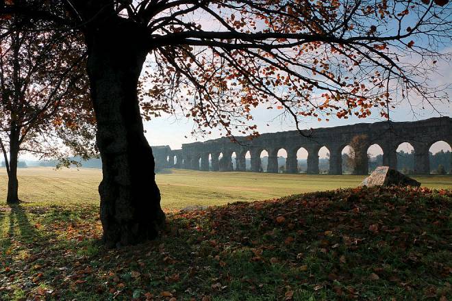 Tramonto sugli acquedotti di roma antica - visita guidata a piedi