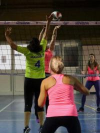 Lo sport aiuta il rapporto tra genitori e figli. la famiglia diventa squadra ad aquafelix con il torneo di cath 'serve ball _mamanet
