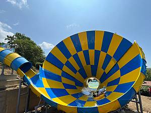 Aquafelix inagura la nuova stagione con aspides. scivola sullo scivolo con il cono piu' gr