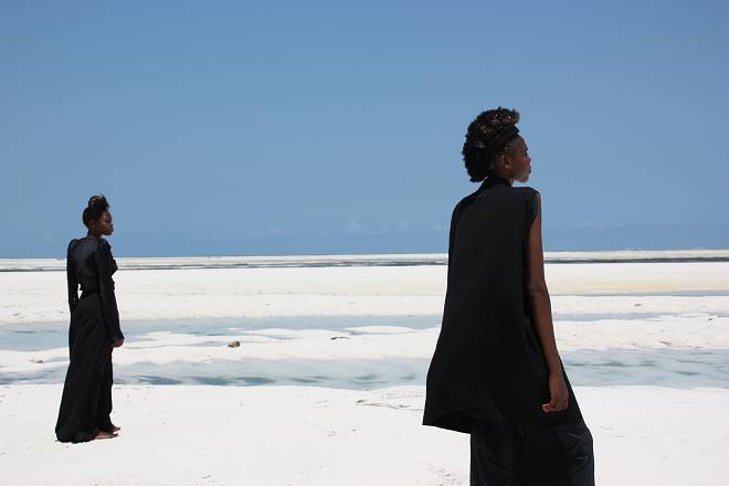 Dopo roma, la mostra santafrika di sant’era e sabrina poli approda in kenya nella suggestiva isola di manda