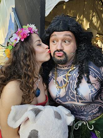 Parte il fantabaci al fantastico mondo di lunghezza per il world kiss day 14 aprile 2024