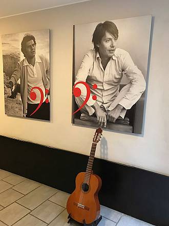“la genova di faber passeggiata a tema musicale nella città vecchia sulle orme di fabrizio de andré