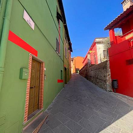 Tour a ghizzano il borgo colorato