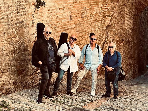 Guitalian quartet presenta latin landscape