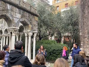 Visita e degustazione finale:  un'isola medioevale nel cuore di genova