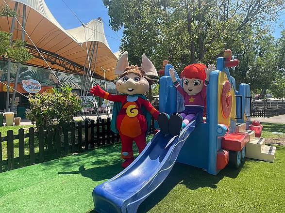 A carnevale non avere paura di osare. a tutto ritmo samba e capoeira nel parco zoomarine