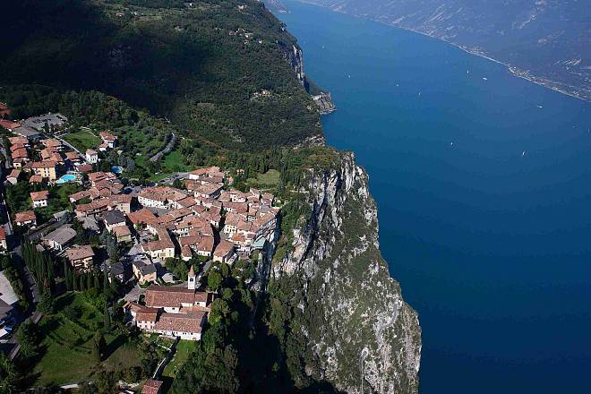 Tour “tremosine meravigliosa: piccoli borghi e la forra 2023