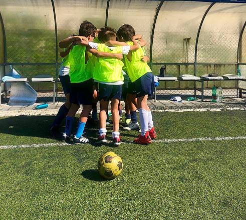 Prima edizione torneo “palla al centro. smartphone in punizione ad aquafelix , in collaborazione con la società olimpus roma