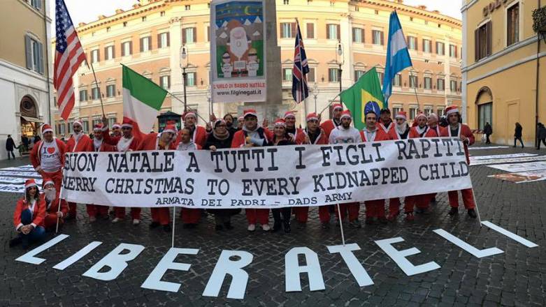 Buon natale a tutti i figli rapiti. merry christmas to every kidnapped child.