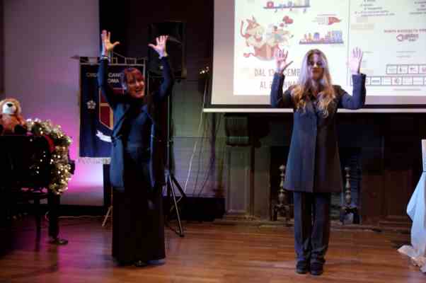 Platea gremita al lancio della iii° pet carpet. un riciclo da oscar, campagna riciclo & riuso accessori pet non più utilizzati. numerosi gli ospiti al gala e tanti vincitori del contest ideato per mettere in circolo l'amore al circolo canottieri roma