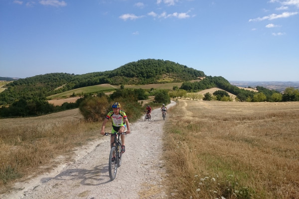 Castelli e mulini di arcevia in mtb
