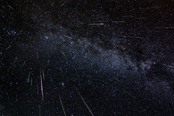Star trekking perseidi. speciale stelle cadenti
