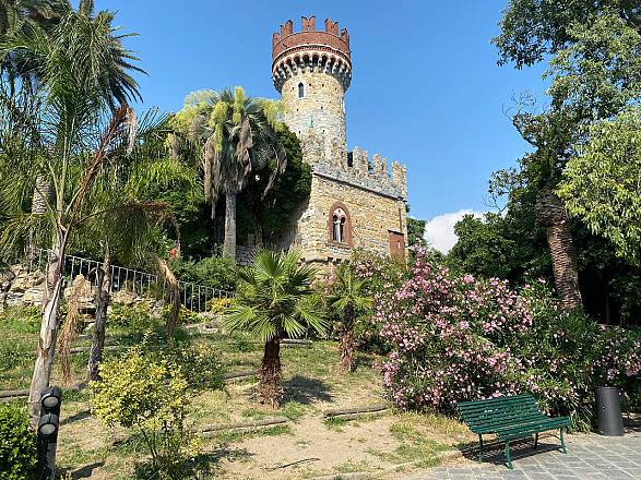 Travel journals: visita e laboratorio a castello d'albertis