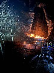 passeggiata alla cascata illuminata dell'hoffentol