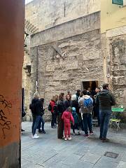 Visita e degustazione finale:  un'isola medioevale nel cuore di genova