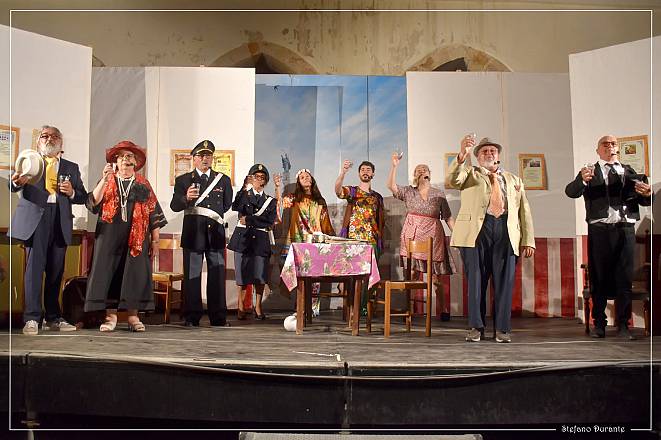 “lu senatore chiude la serie di spettacoli in lingua salentina di teatri a sud